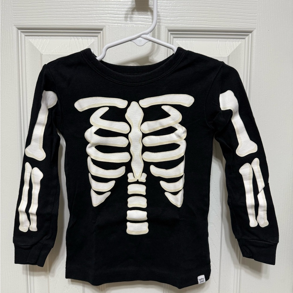 GAP Kids Skeleton Long Sleeve Tee - Black & White Pajama top! Glow in the Dark